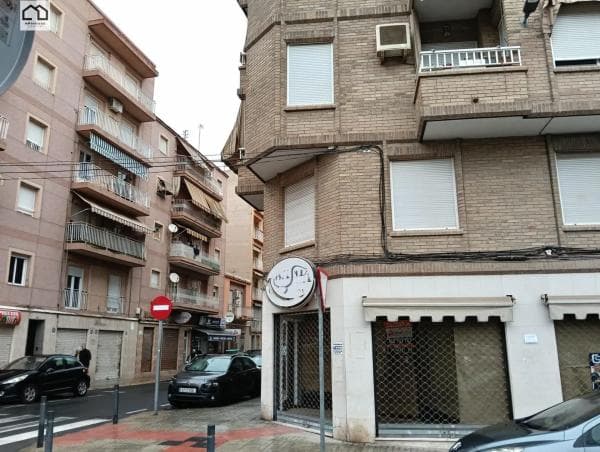 Local en Barrio Carrús Este thumbnail 2