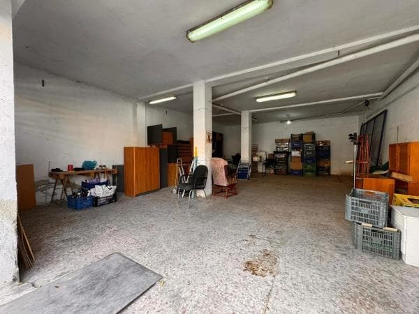 Local en calle Felipe Moya photo 1