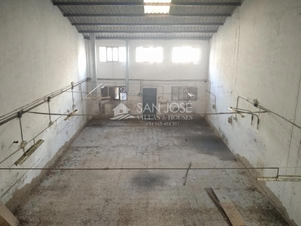 Nave en Barrio Sector V-El Canal thumbnail 2