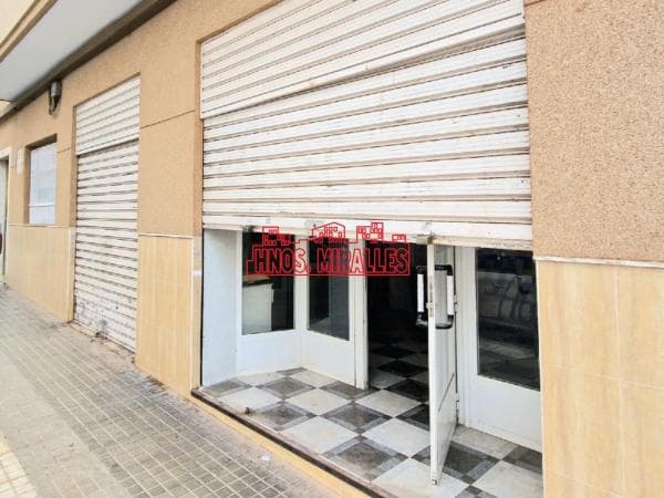 Local en Barrio San Crispín photo 1