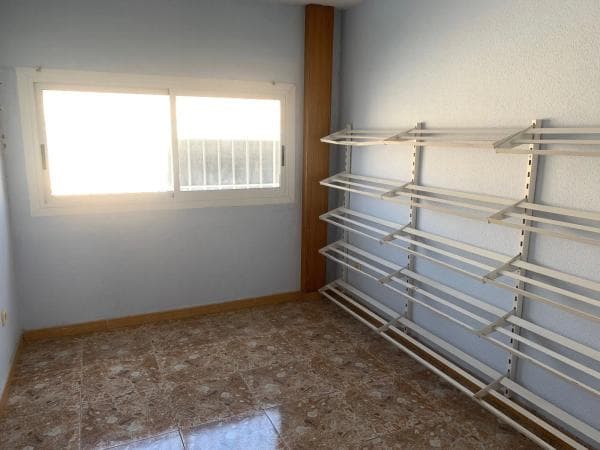 Nave en Barrio San Crispín thumbnail 2