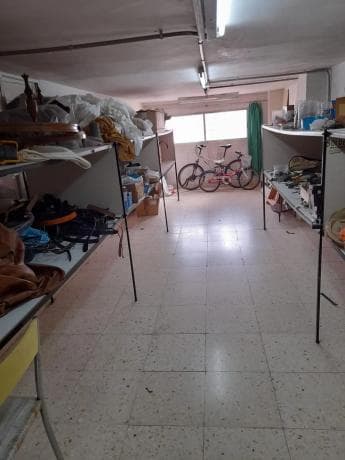 Local en calle Gadea photo 1