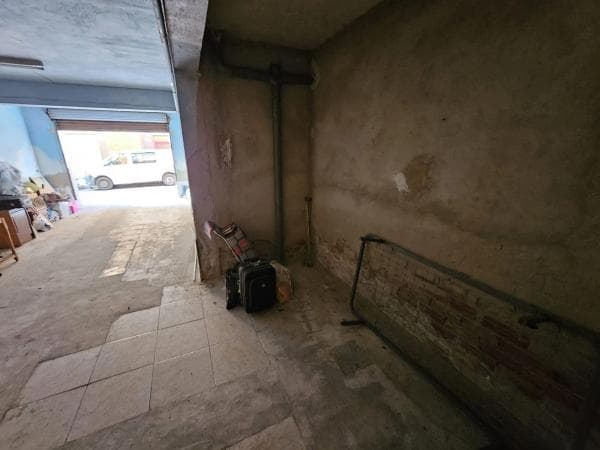 Local en calle Gasset y Artime, 13 thumbnail 2