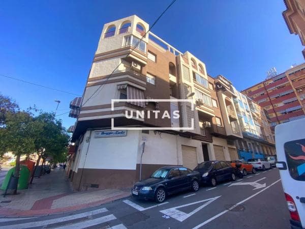 Local en Barrio Altozano thumbnail 1
