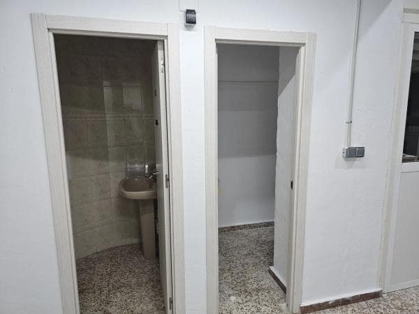 Local en calle de Sant Carles, 18 thumbnail 1