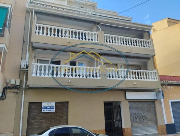 Local en calle Sant Pere photo 1
