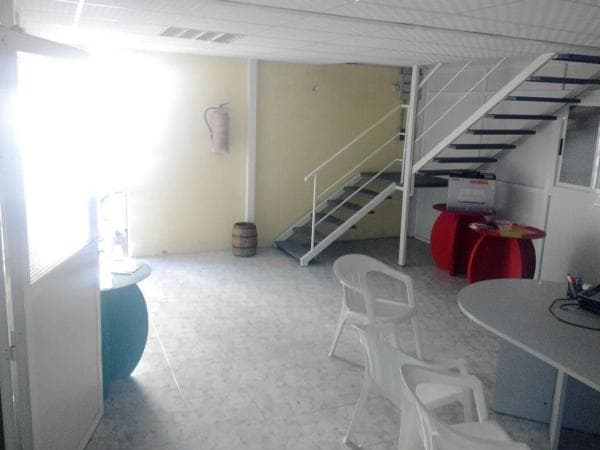 Nave en calle Azorín photo 1