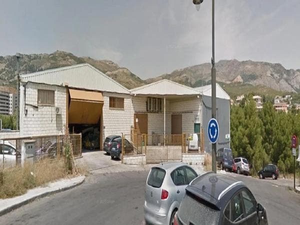 Nave en rentabilidad en Barri Zona Nord thumbnail 1
