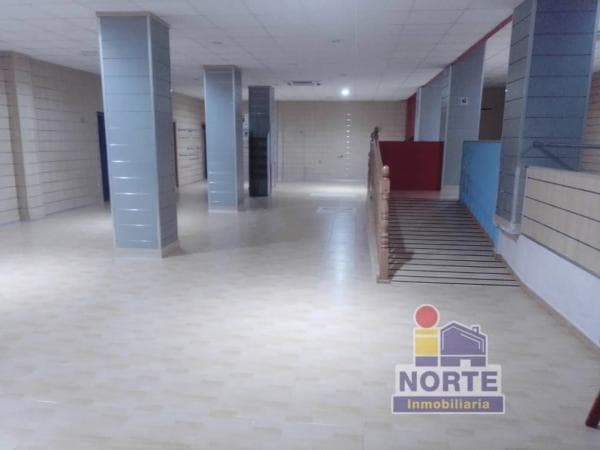Local en Barri Zona Nord photo 1