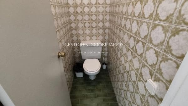 Local en calle Cid photo 3