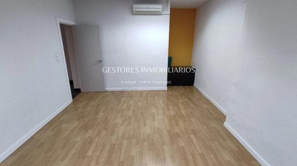 Local en calle Cid photo 4