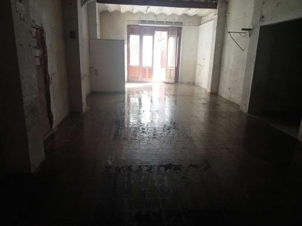 Local o nave en calle Na Saurina d'Entença thumbnail 2