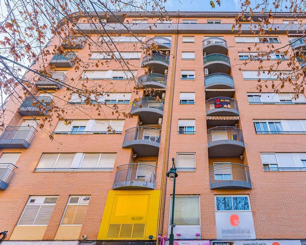 Propiedades en venta y alquiler en España photo 5