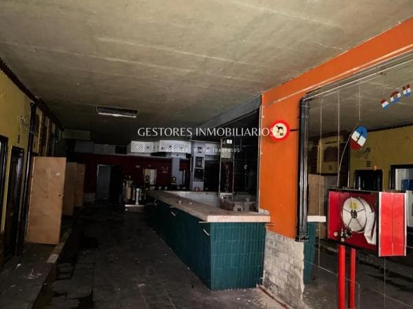 Local en calle Xixona photo 3