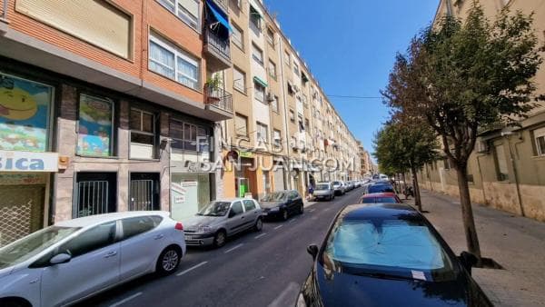Local en calle Pintor Cabrera, 3 thumbnail 1