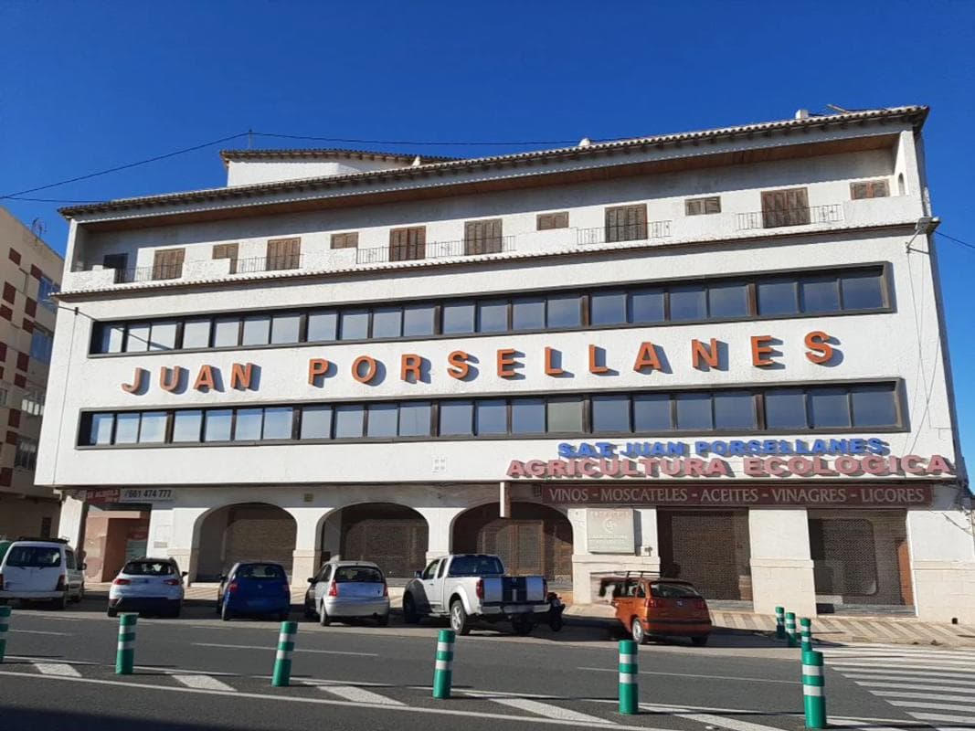Propiedades en venta y alquiler en España photo 2