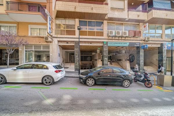 Local o nave en avenida de Ifach photo 1