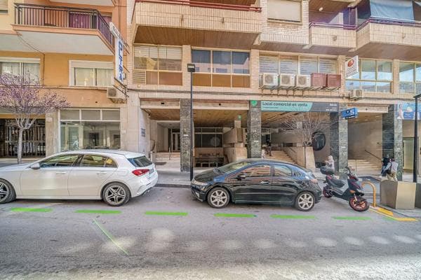 Local o nave en avenida de Ifach photo 1