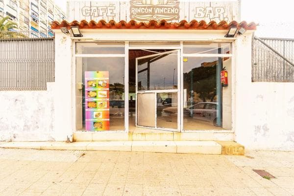 Local en avenida de Suecia, 2 photo 1