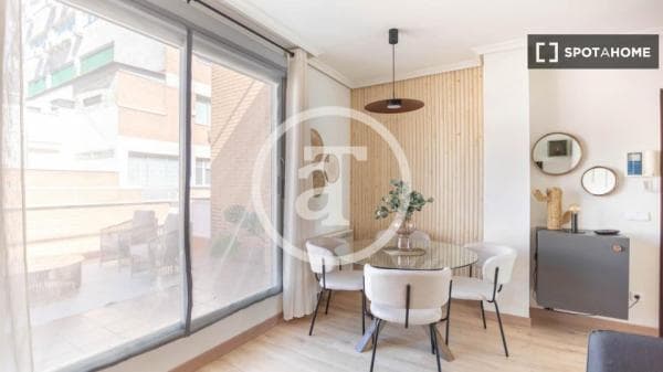 Apartment for rent in C. DE ANDRÉS OBISPO 3ºA , Madrid thumbnail 1
