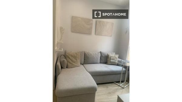 Studio for rent in C. de Gerardo Rueda, Madrid photo 1