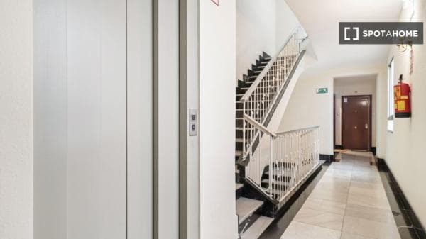 Apartment for rent in Calle del Príncipe de Vergara , Madrid thumbnail 2