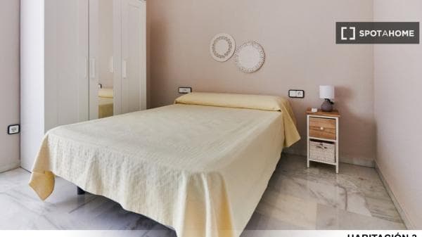 Habitación en piso compartido en alquiler en Villegas, Sevilla photo 1