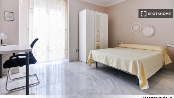 Habitación en piso compartido en alquiler en Villegas, Sevilla thumbnail 1