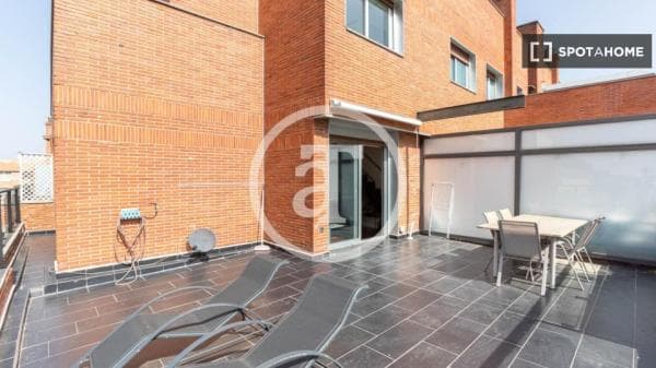 Apartment for rent in Calle de la Basílica 8 , Madrid thumbnail 1
