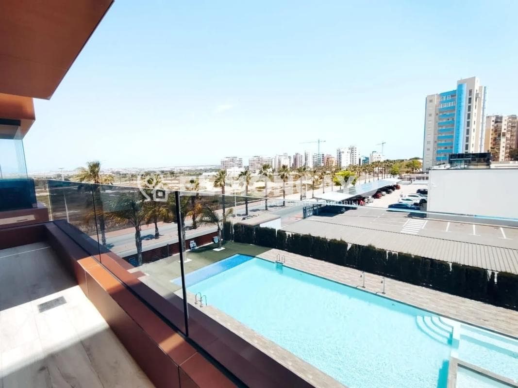 Venta de piso en Avenida del Puerto, Guardamar del Segura
photo 2