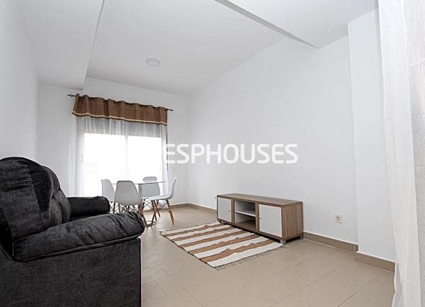 Piso en venta en Guardamar Playa, Guardamar del Segura thumbnail 1