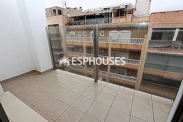 Piso en venta en Guardamar Playa, Guardamar del Segura thumbnail 2
