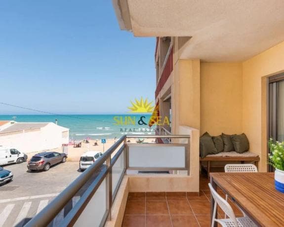 Piso en venta en Guardamar Playa, Guardamar del Segura thumbnail 1