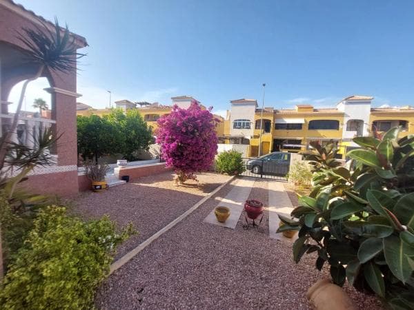 Chalet adosado en calle Chumbera, 17 thumbnail 2