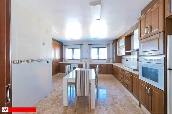 Chalet adosado en calle Juan Xxiii thumbnail 2