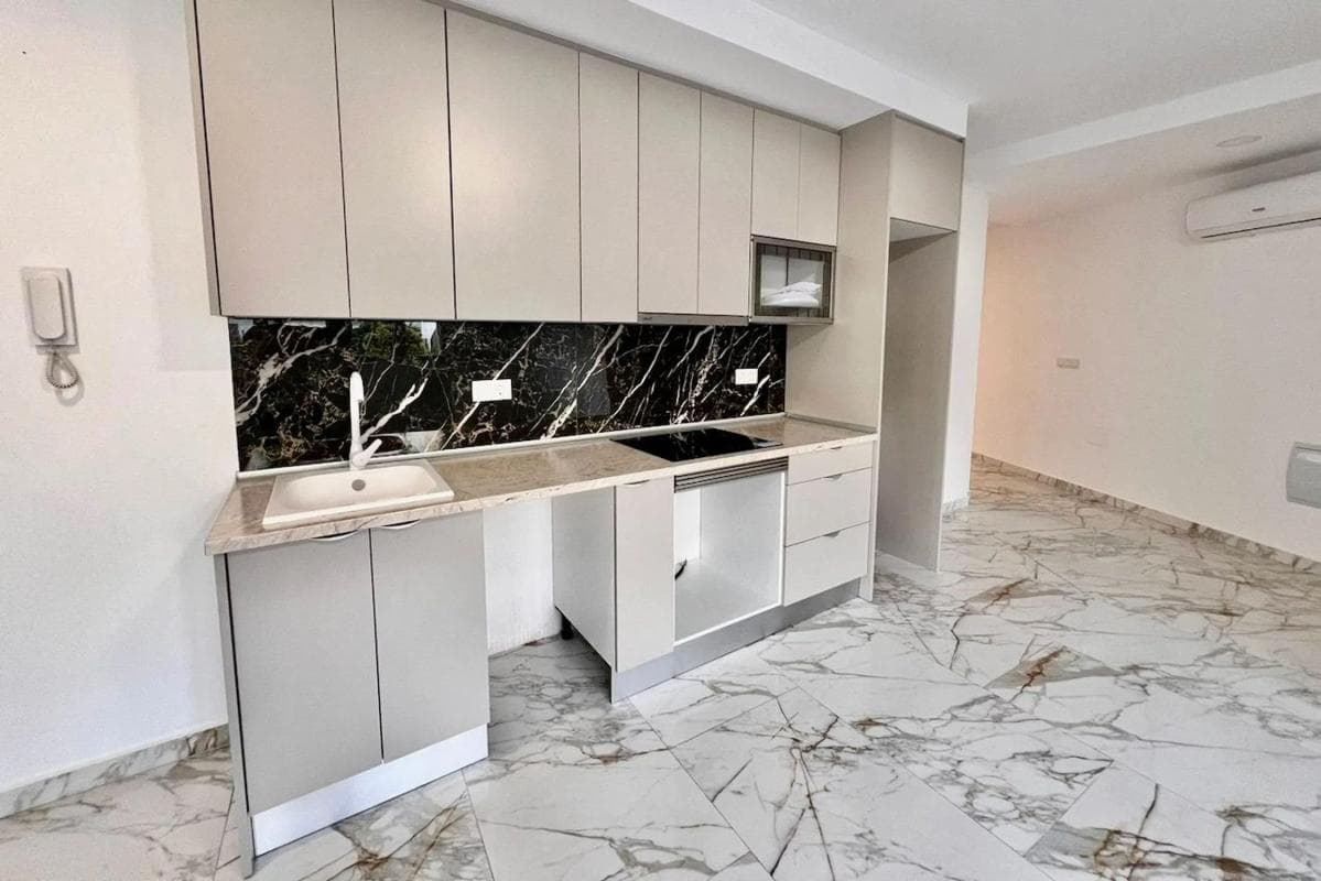 Sale of apartment in Barrio Playa de los Locos, Torrevieja
photo 3