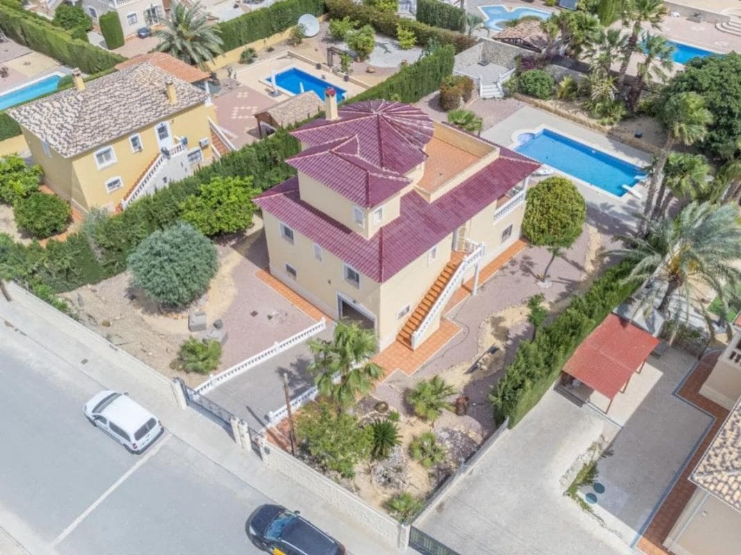Propiedades en venta y alquiler en España photo 2