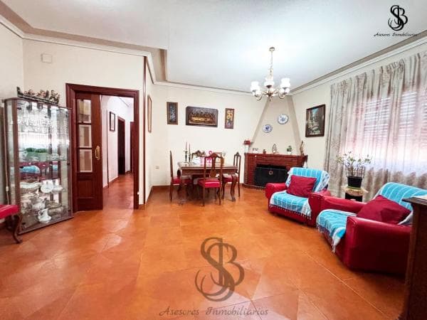 Casa independiente en avenida Gran Via Valencia thumbnail 2