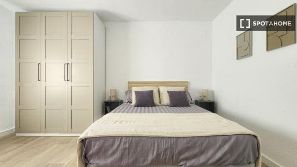 Habitación en piso compartido en alquiler en La Malva-Rosa, Valencia thumbnail 1