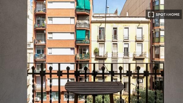 Piso en alquiler en C/ de València 2º 4ª , Barcelona thumbnail 1