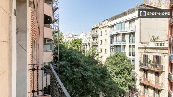 Piso en alquiler en C/ de València 2º 4ª , Barcelona thumbnail 2