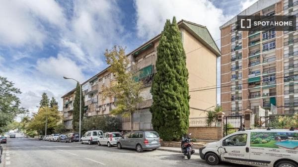 Apartment for rent in C. Víctor Hugo , Granada thumbnail 2