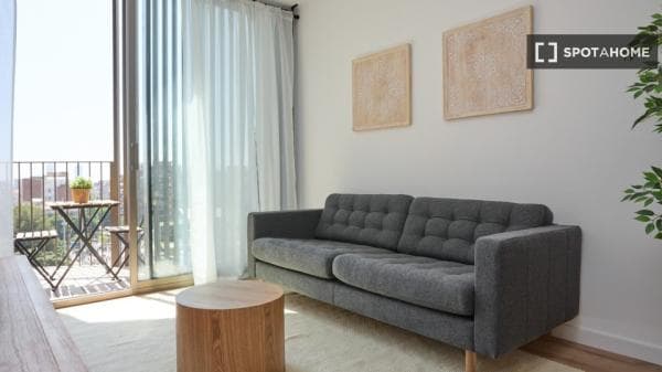 Piso en alquiler en Carrer de la Marina 5A , Barcelona thumbnail 2