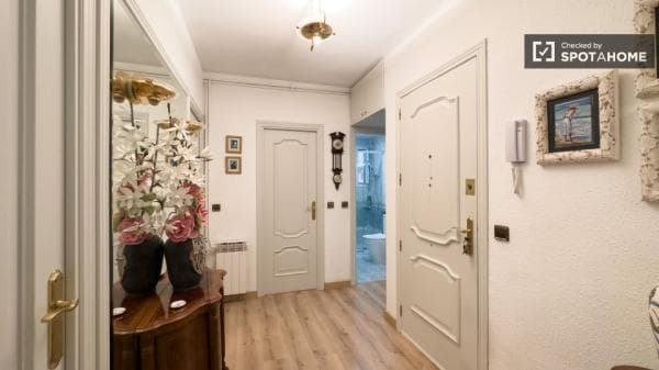 Habitación en piso compartido en alquiler en Sants-Badal, Barcelona thumbnail 2