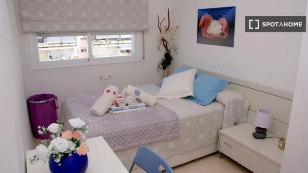Habitación en piso compartido en alquiler en Cubelles photo 1