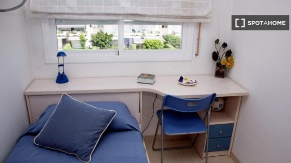 Habitación en piso compartido en alquiler en Cubelles photo 1