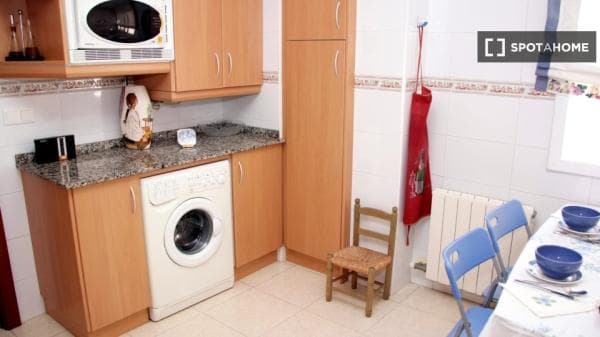 Habitación en piso compartido en alquiler en Cubelles thumbnail 2