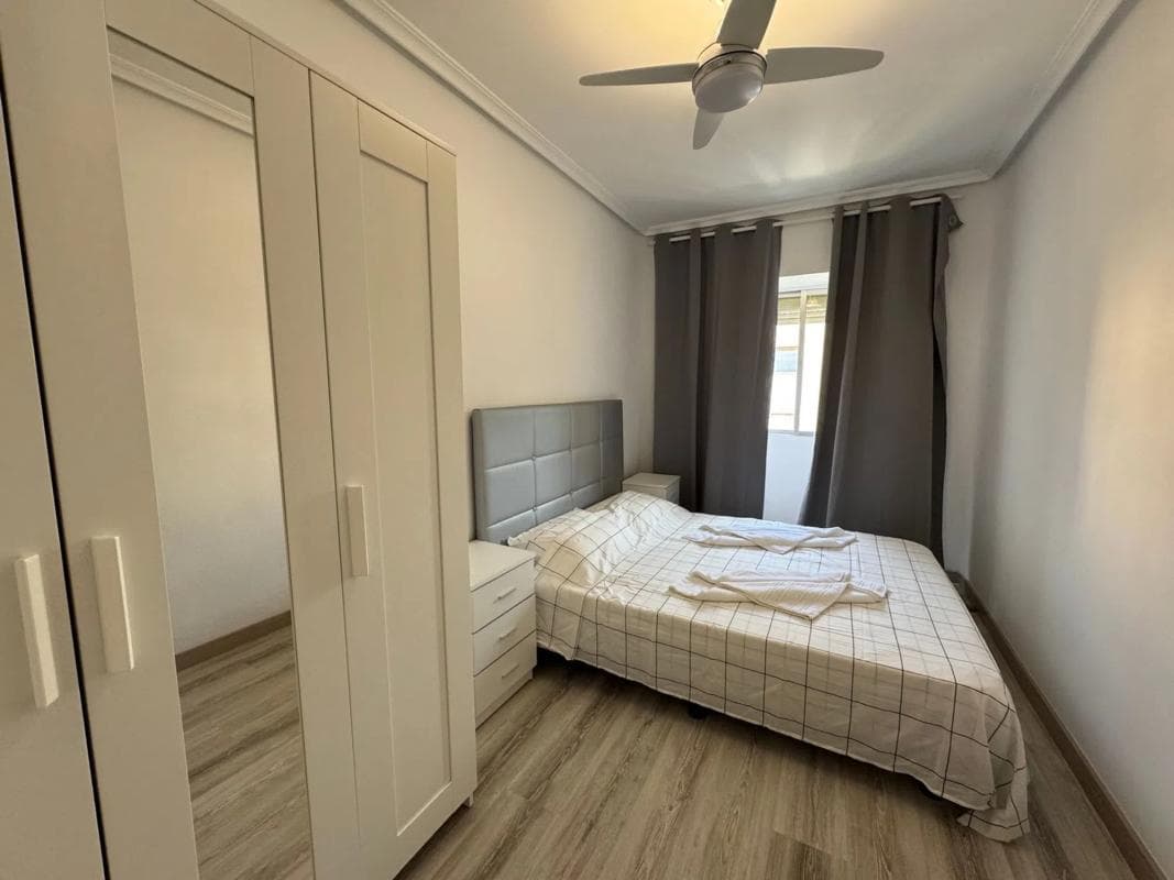 Venta de piso en Calle Victoriano Ximénez de Couder, Alicante / Alacant
photo 4