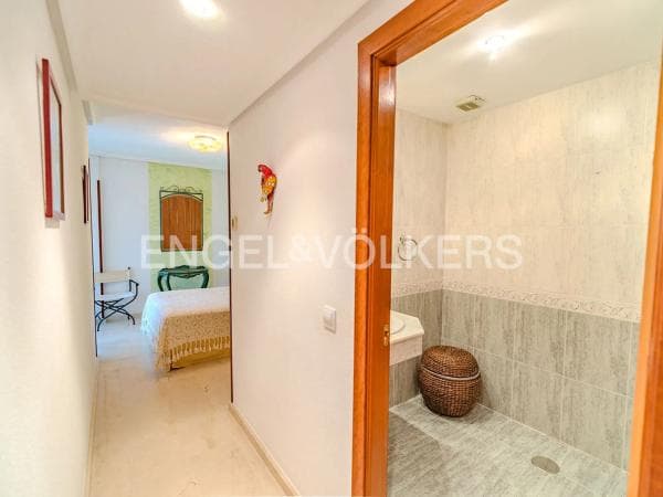 Chalet adosado en calle Velero, 2 thumbnail 2