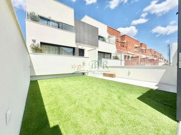 Chalet adosado photo 1